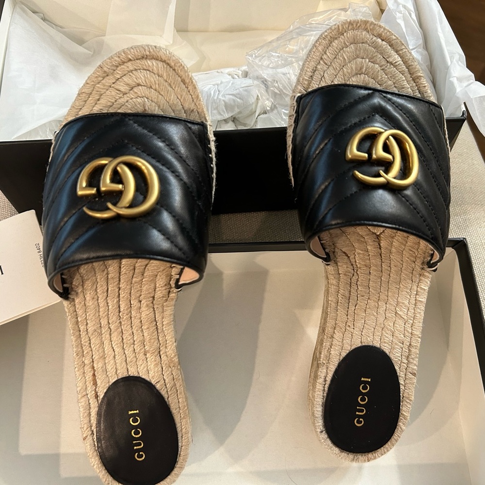 New in box Gucci Nappa Charlotte Nero espadrille. 39. Purchased from Saks